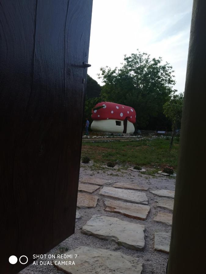 Krka Fairytale Little Castle Hotel สกราดิน ภายนอก รูปภาพ