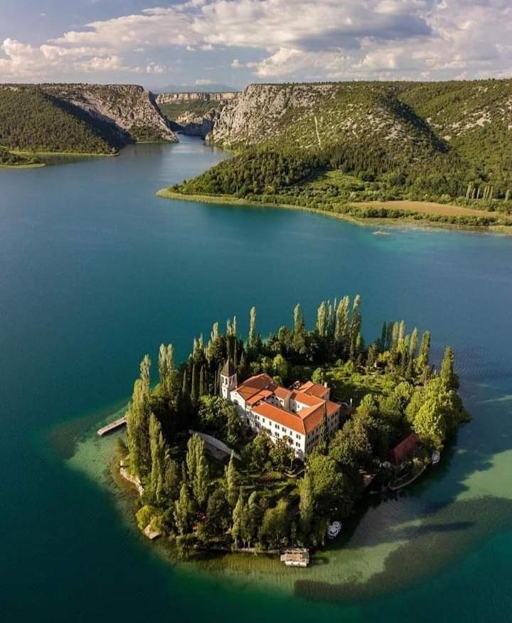 Krka Fairytale Little Castle Hotel สกราดิน ภายนอก รูปภาพ