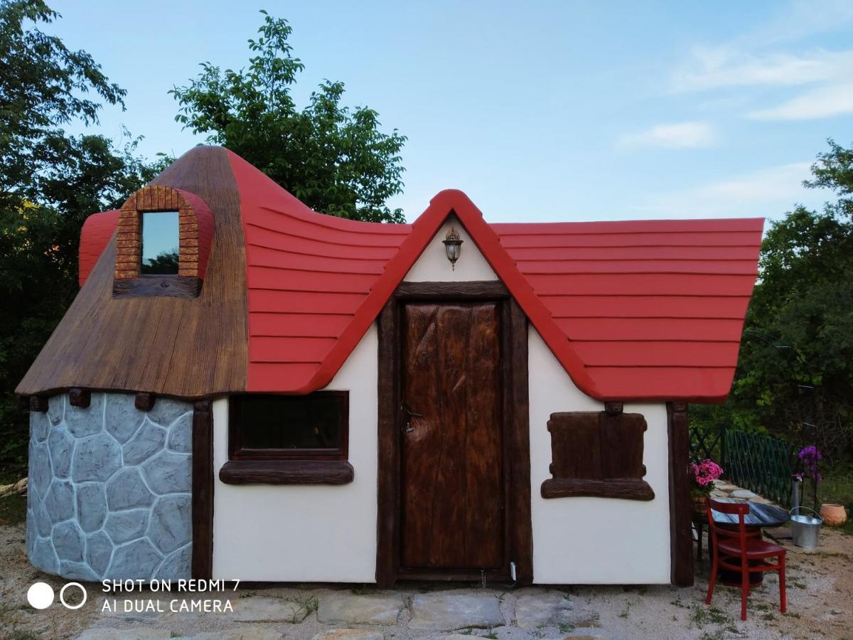 Krka Fairytale Little Castle Hotel สกราดิน ภายนอก รูปภาพ