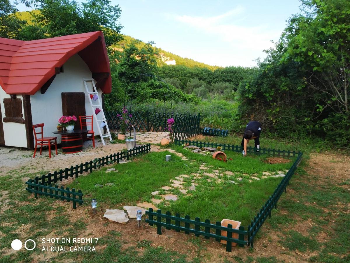 Krka Fairytale Little Castle Hotel สกราดิน ภายนอก รูปภาพ